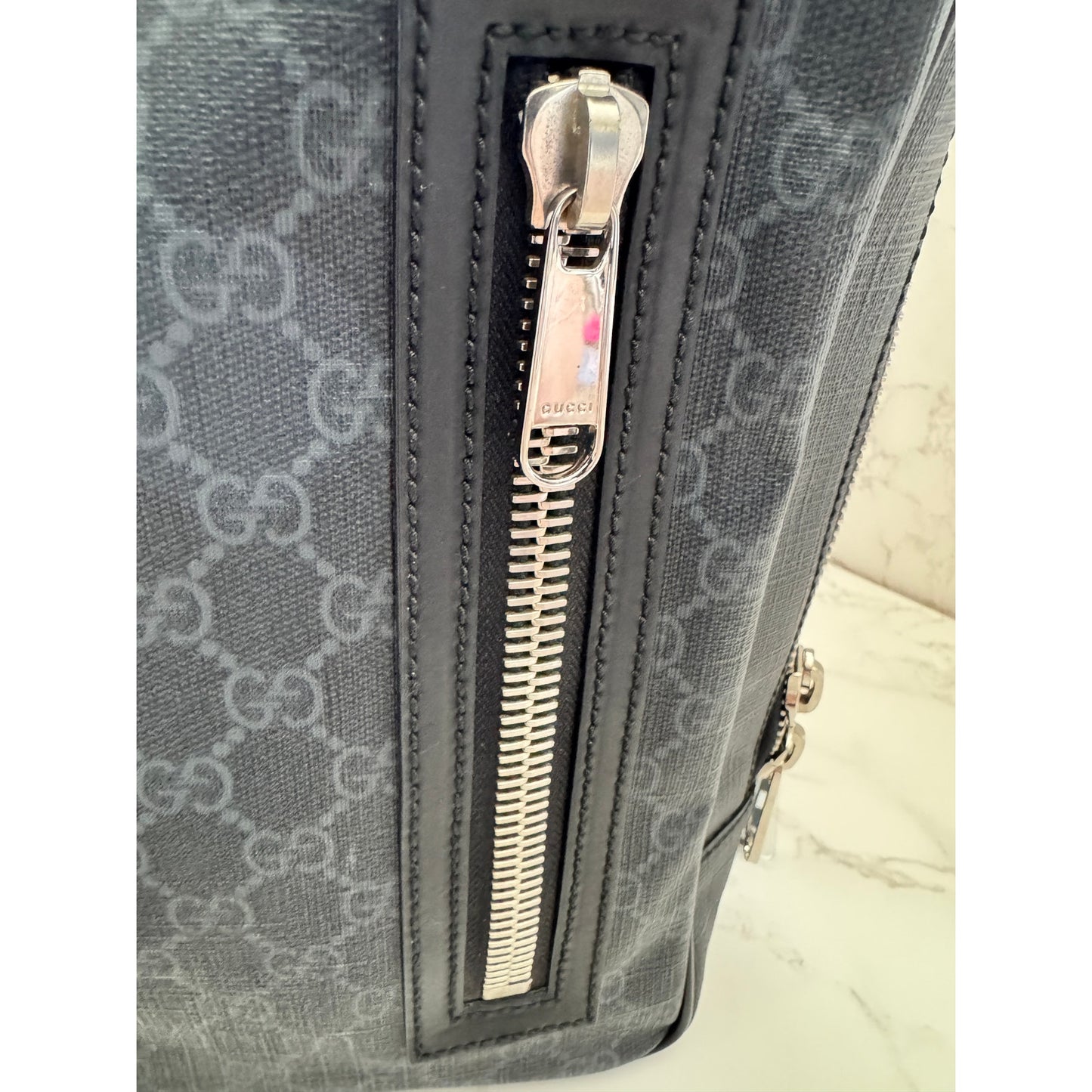 Gucci GG Supreme Unisex Sling Bag in Black/Grey Monogram Leather