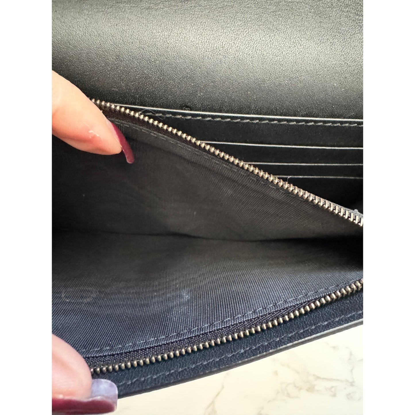 Gucci Queen Margaret Bee Black & White Wallet on Chain