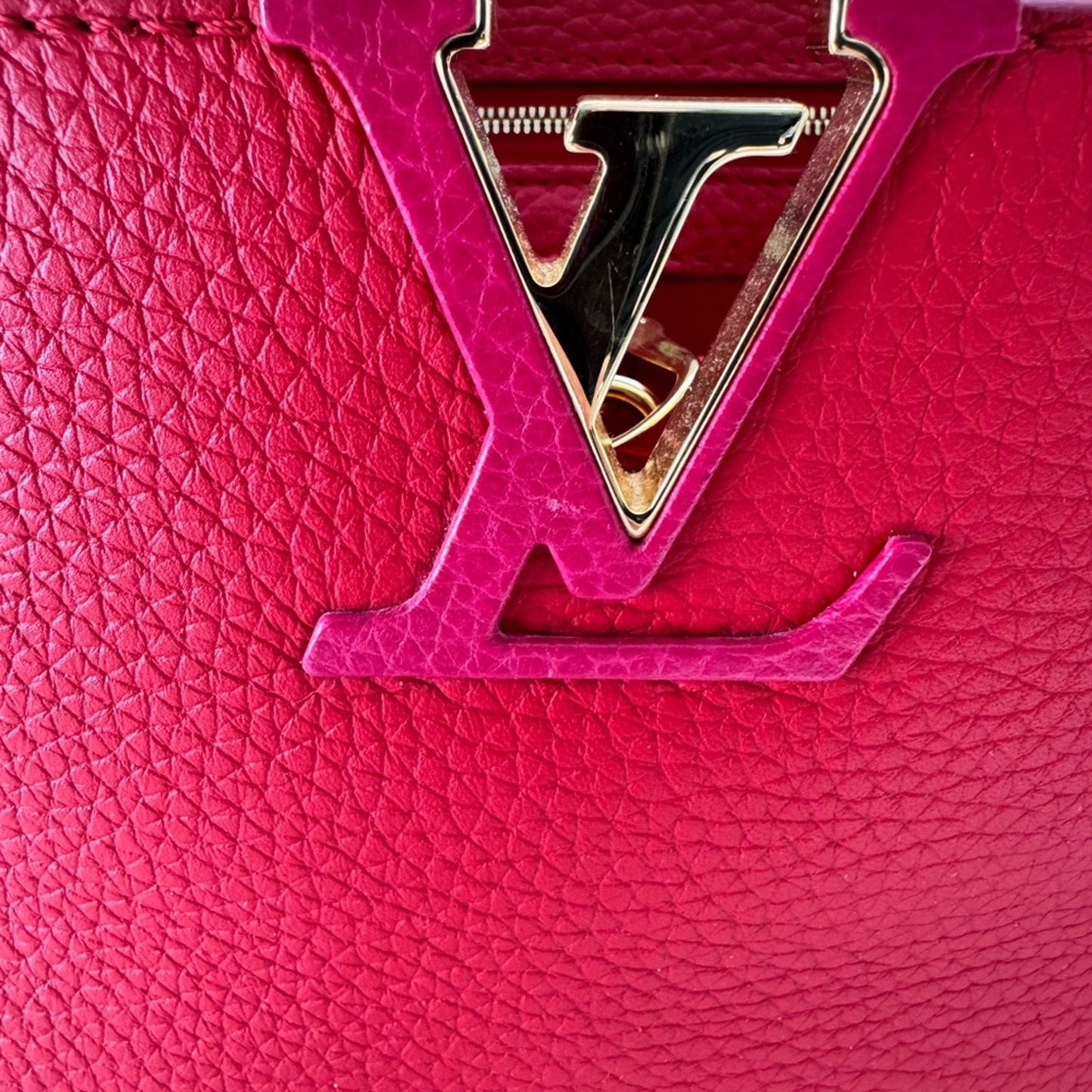 Beautiful Like New Louis Vuitton Capucines Bag