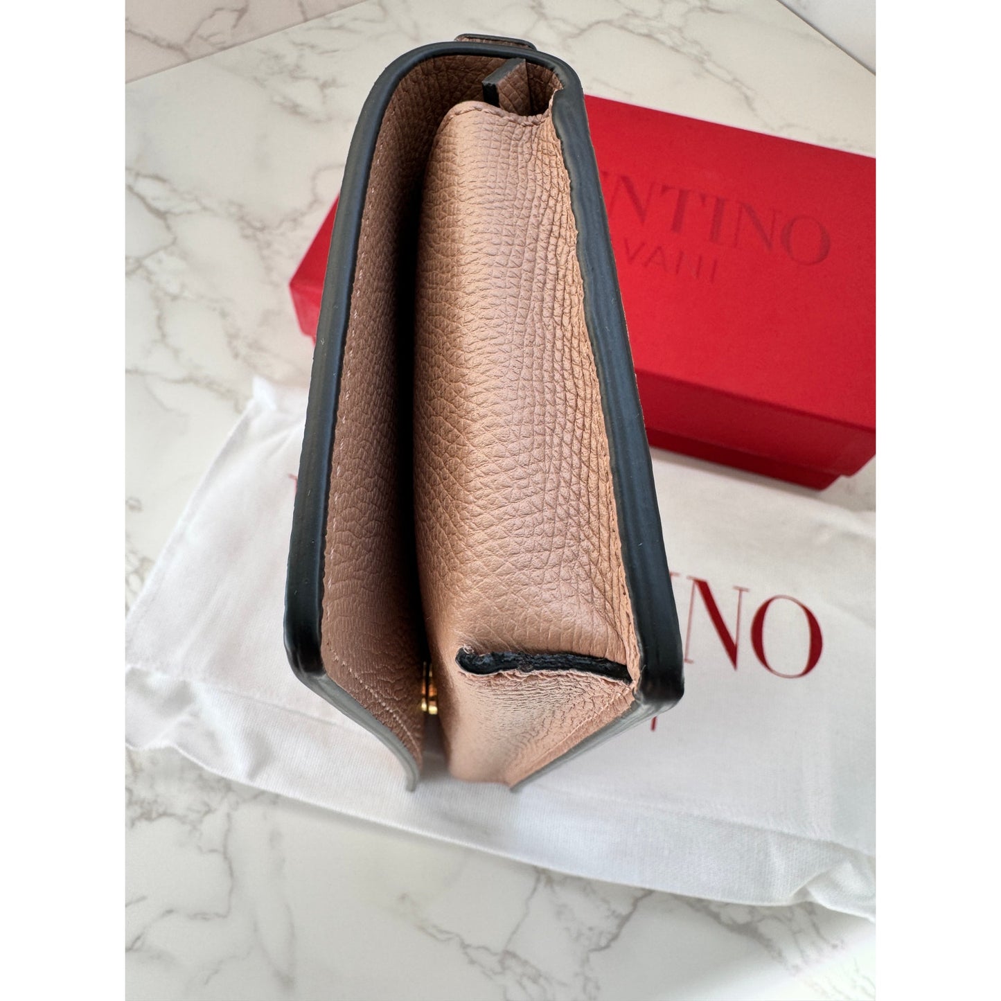 Valentino Garavani Vlogo Wallet on Chain