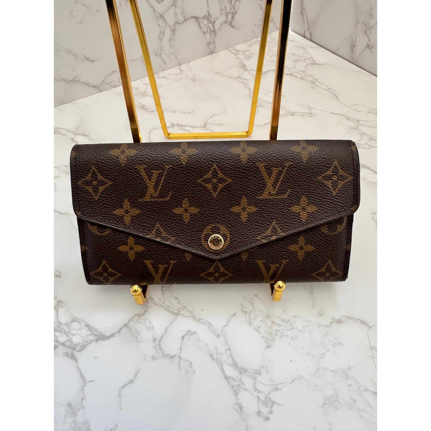 Louis Vuitton Sarah Wallet in Mongram Canvas