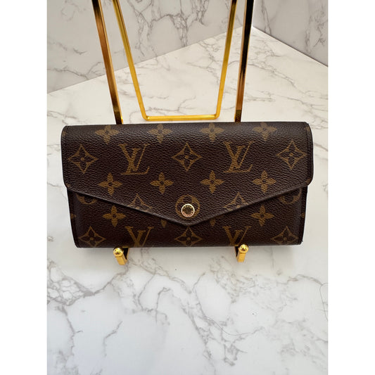 Louis Vuitton Sarah Wallet in Mongram Canvas
