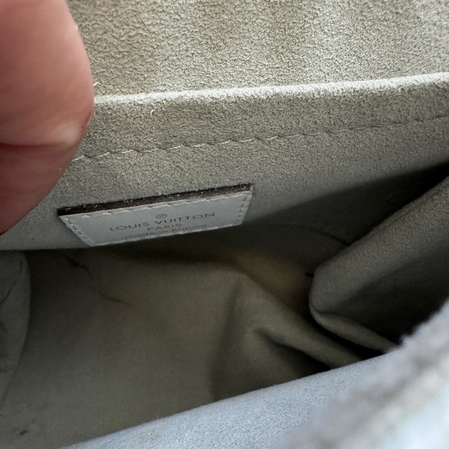 Authentic Louis Vuitton Locky BB in Blanc Epi Leather