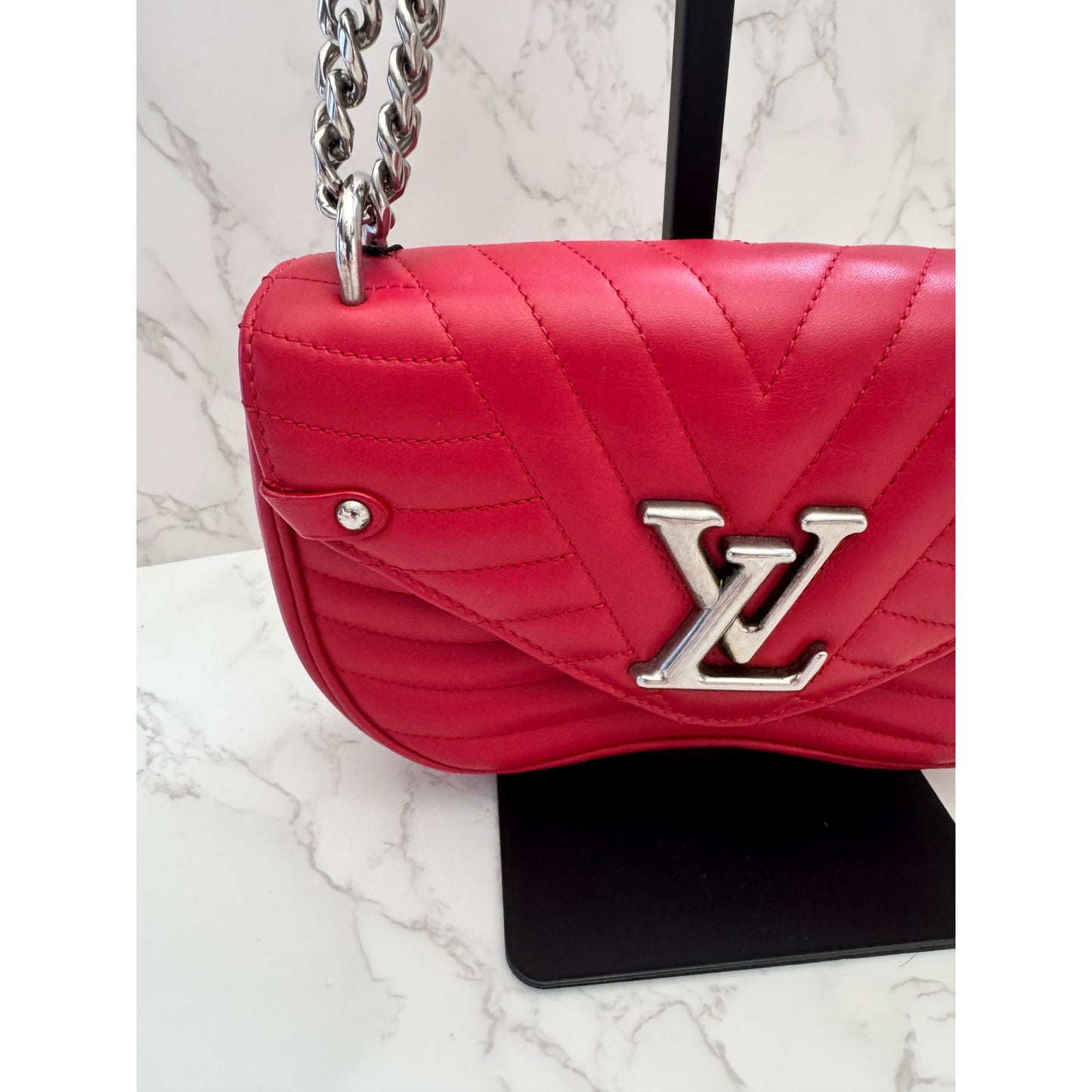 Louis Vuitton New Wave Chain Bag in Red