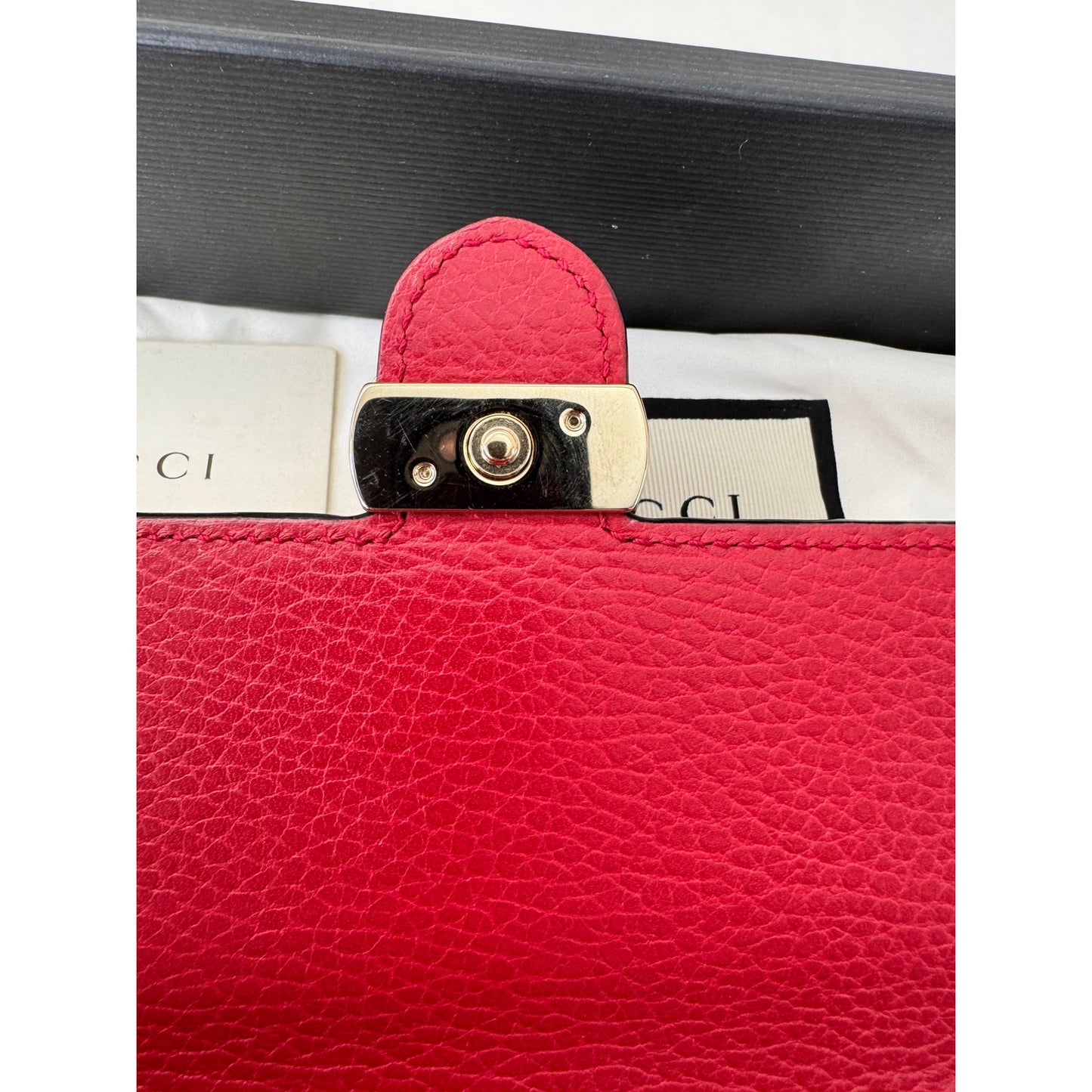 Gucci Interlocking G Wallet On Chain/Crossbody in Textured Calfskin Leather