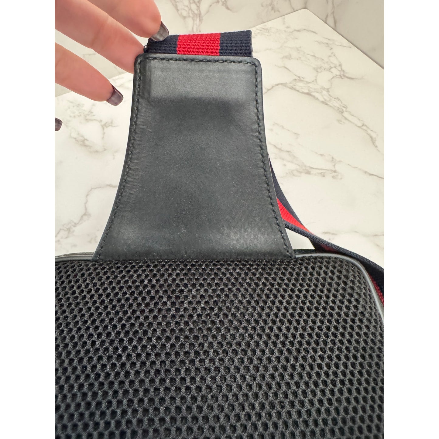 Gucci GG Supreme Unisex Sling Bag in Black/Grey Monogram Leather