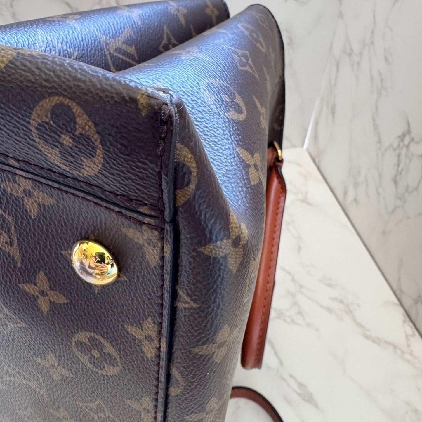 Authentic Louis Vuitton Flower Tote in monogram canvas!