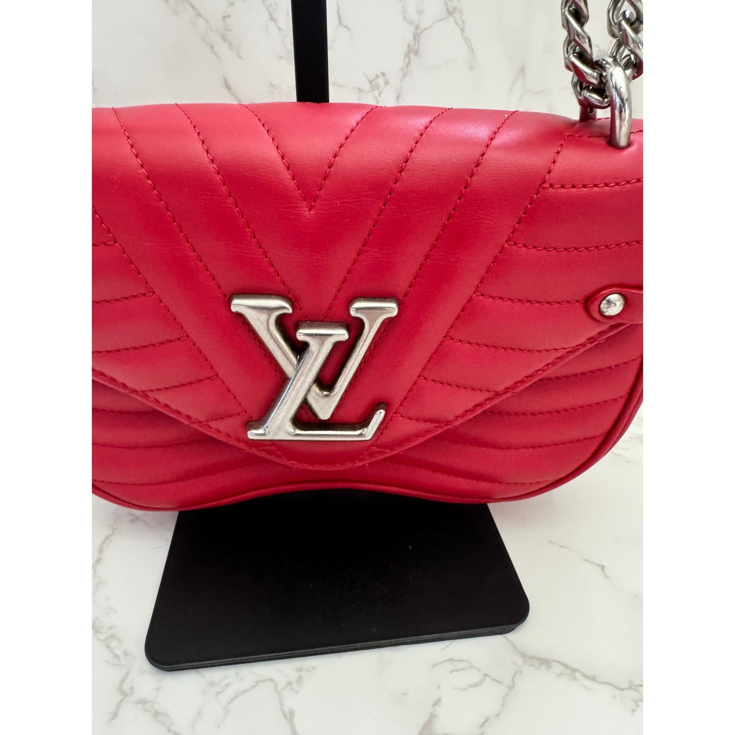 Louis Vuitton New Wave Chain Bag in Red