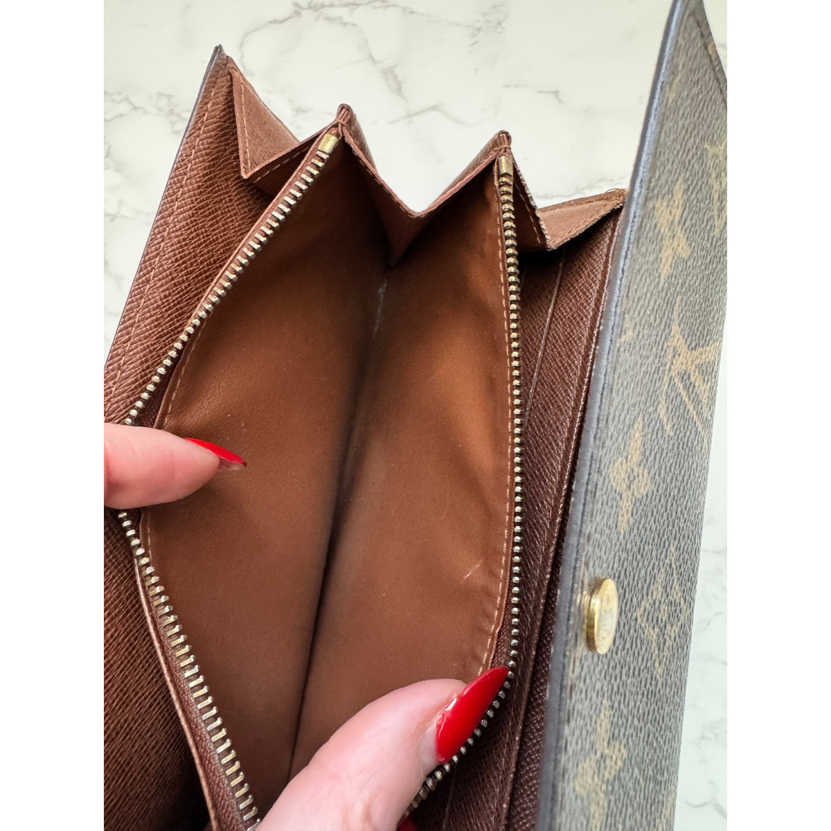 Louis Vuitton Sarah Long Wallet in Mongram Canvas
