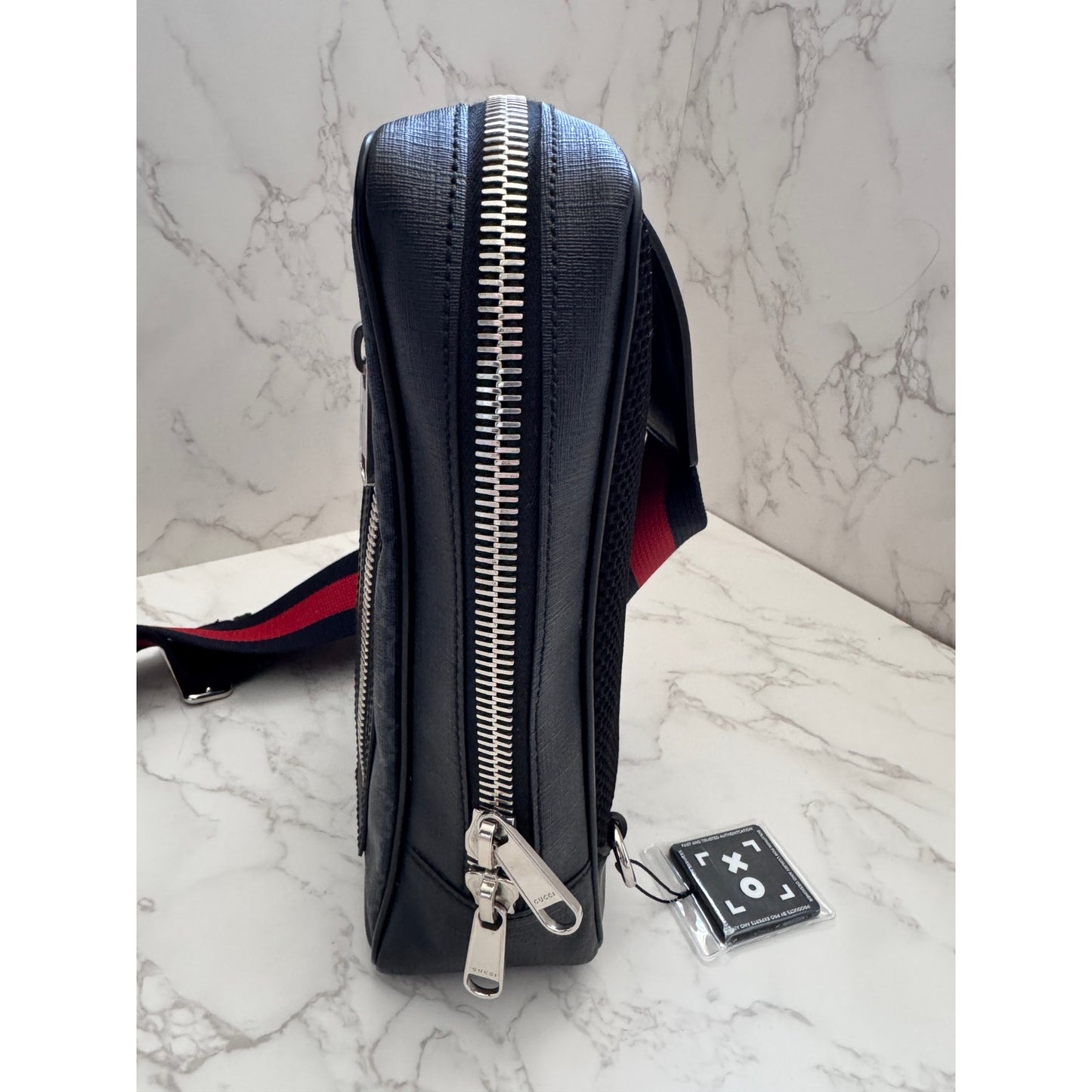 Gucci GG Supreme Unisex Sling Bag in Black/Grey Monogram Leather