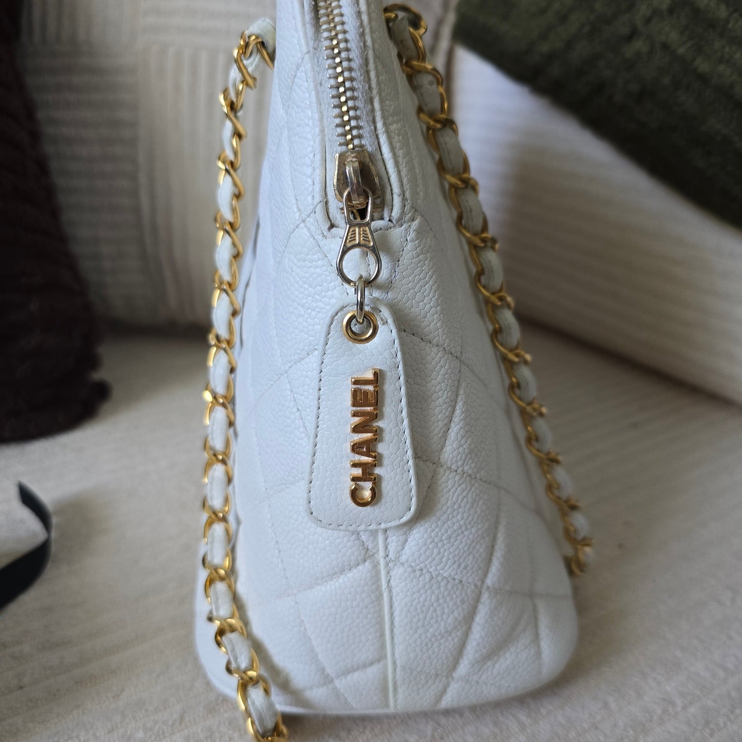 CHANEL White Vintage Caviar Leather Quilted Dome Shoulder Bag GHW