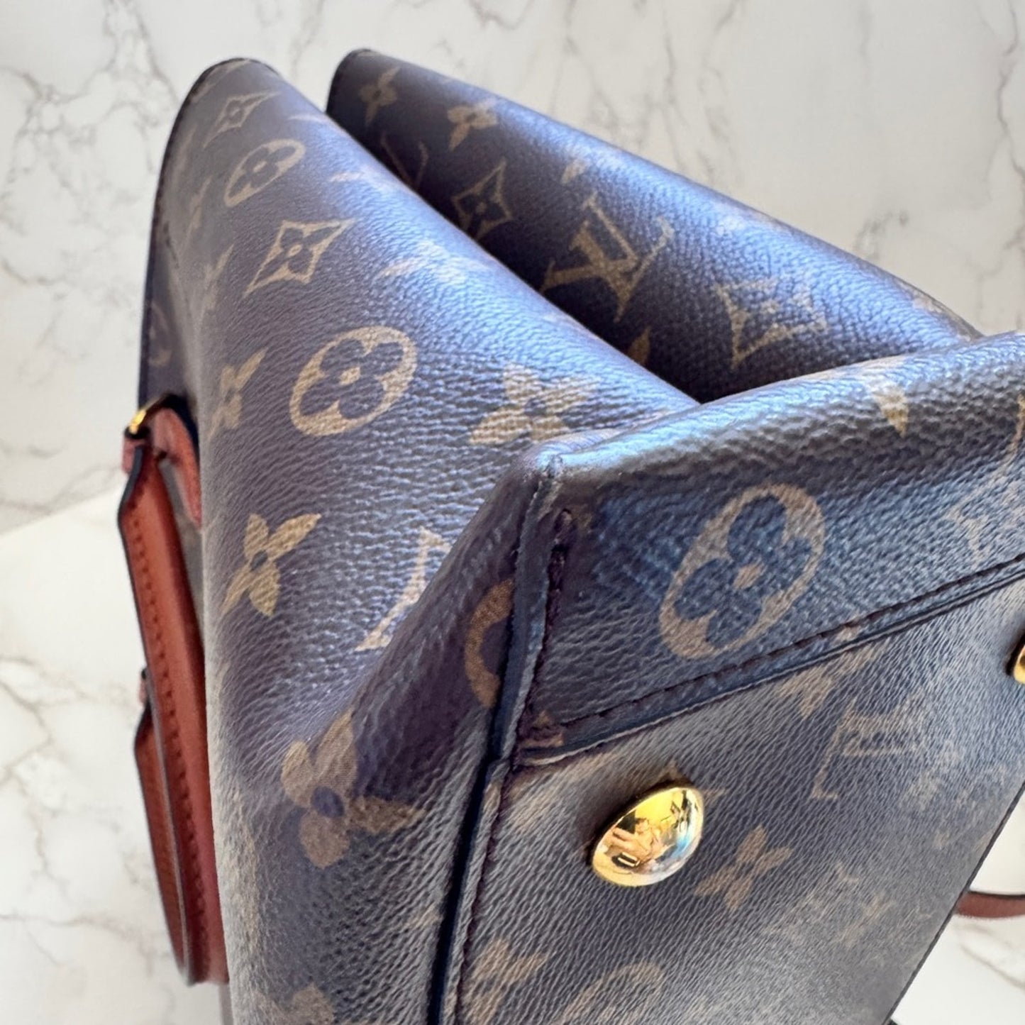 Authentic Louis Vuitton Flower Tote in monogram canvas!