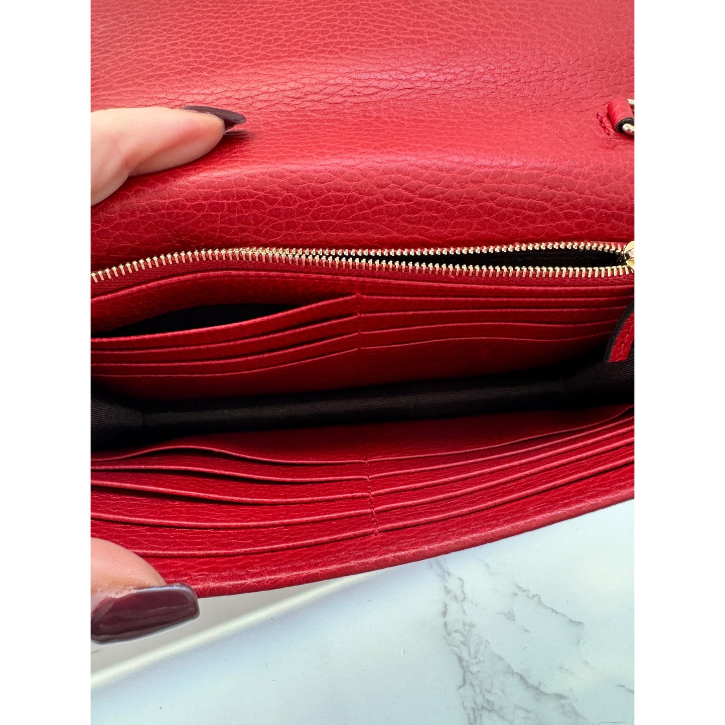 Gucci Interlocking G Wallet On Chain/Crossbody in Textured Calfskin Leather