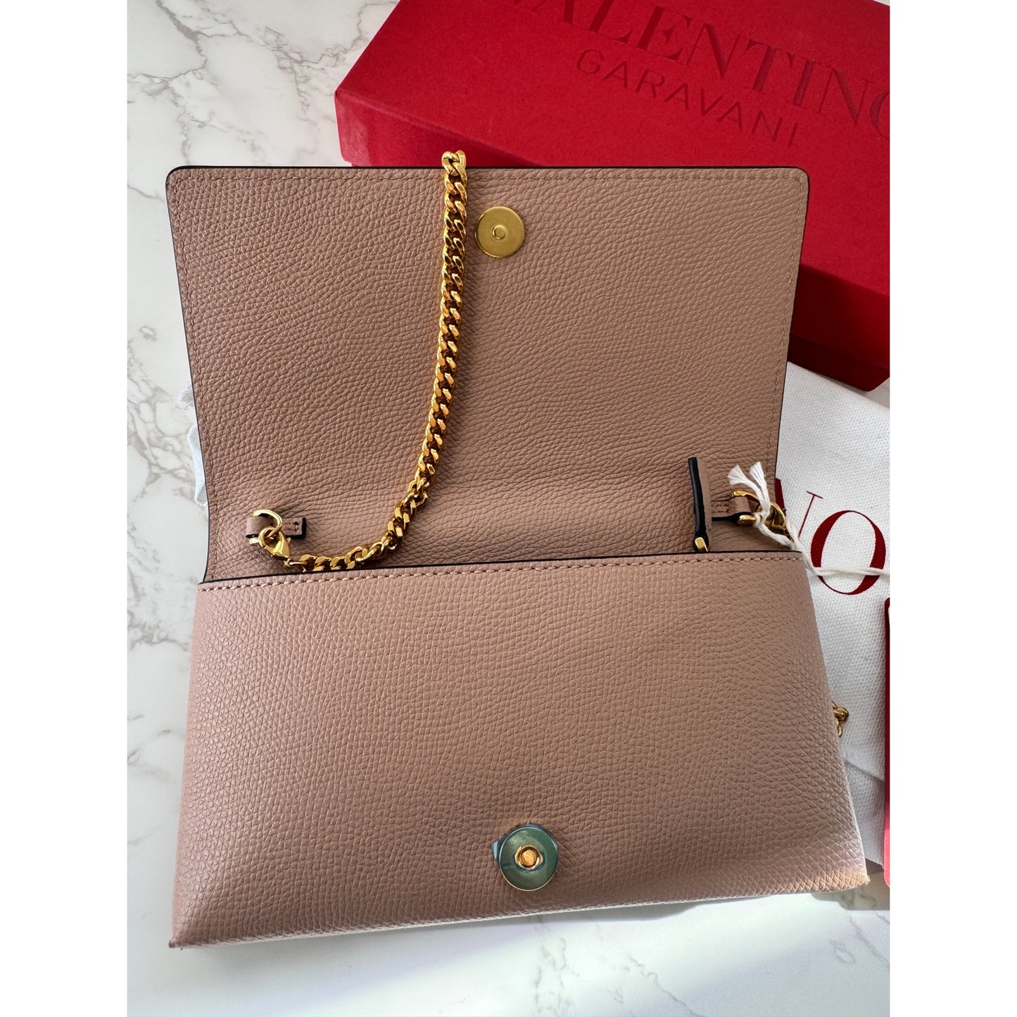 Valentino Garavani Vlogo Wallet on Chain