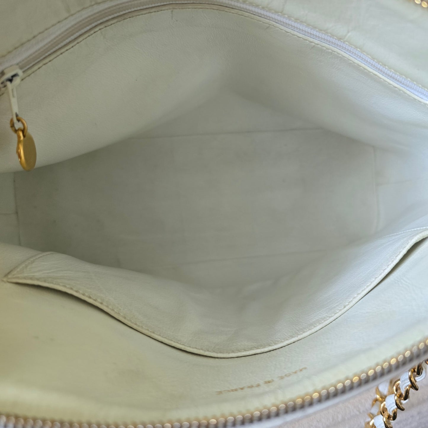 CHANEL White Vintage Caviar Leather Quilted Dome Shoulder Bag GHW