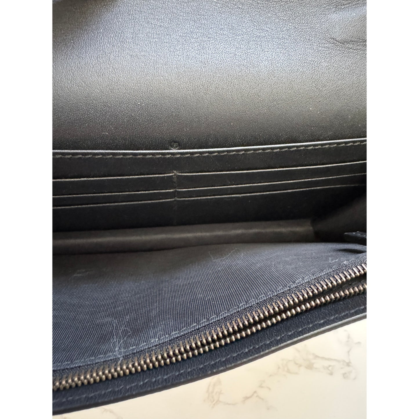Gucci Queen Margaret Bee Black & White Wallet on Chain