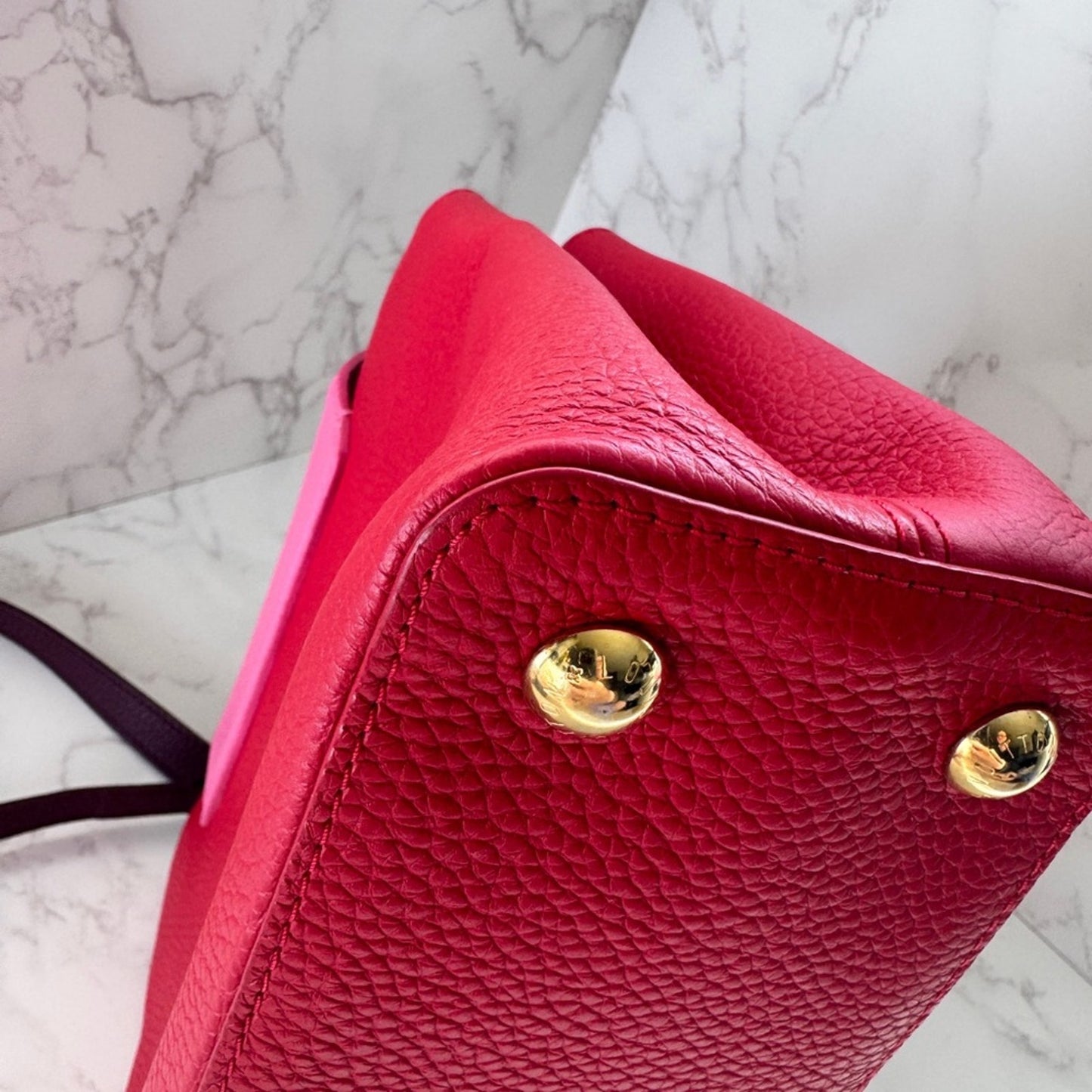 Beautiful Like New Louis Vuitton Capucines Bag