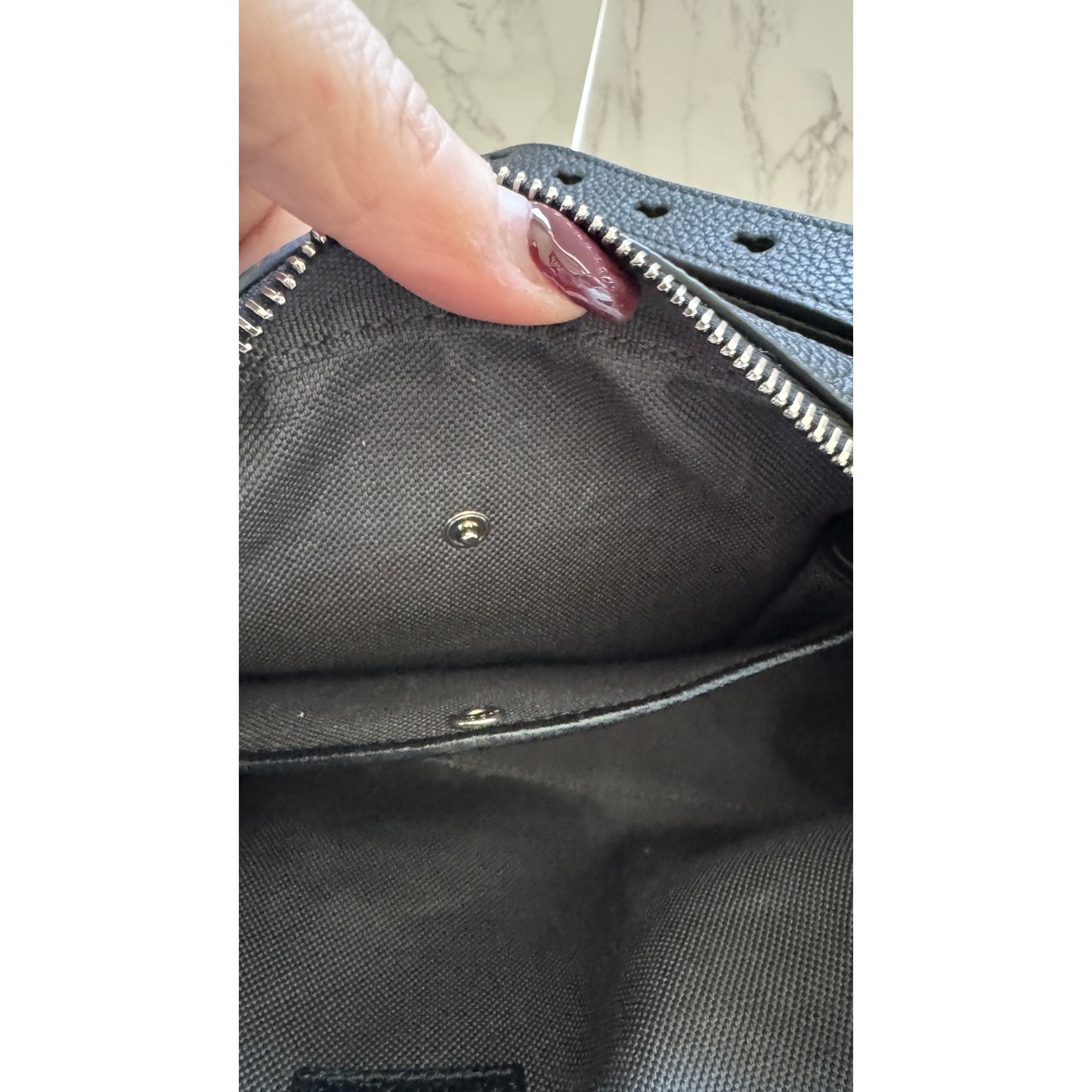 Gucci Black Leather Logo Shoulder Bag in Box!
