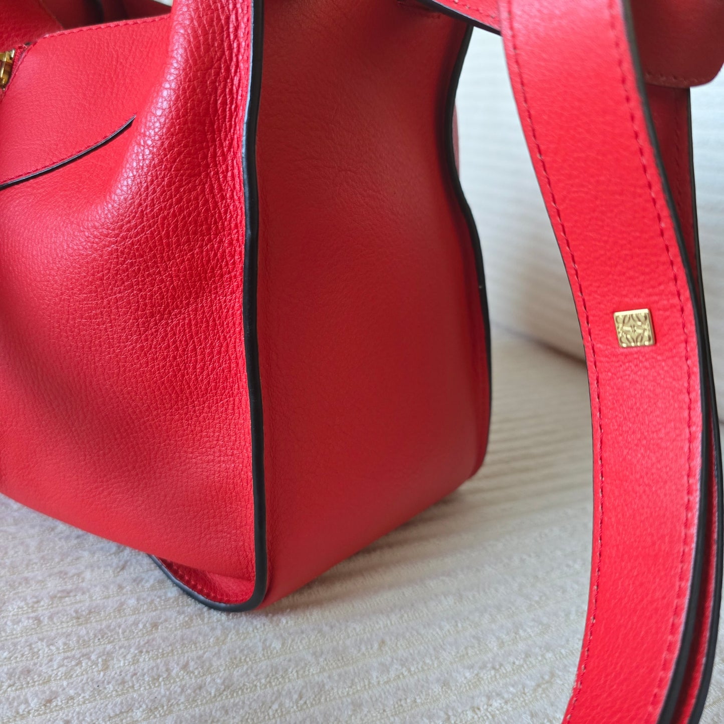 LOEWE Small Hammock Bag Scarlet Red Grained Leather Crossbody Tote