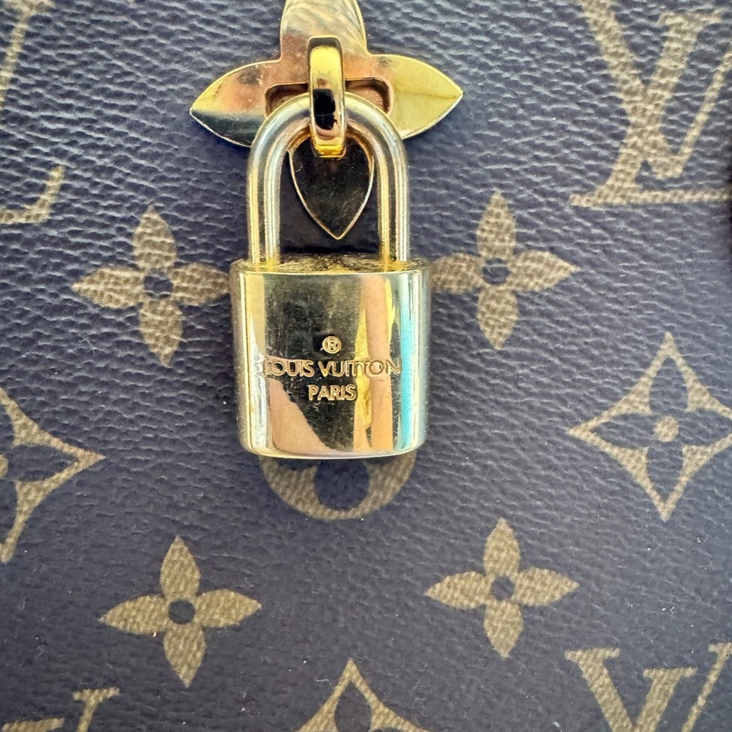 Authentic Louis Vuitton Flower Tote in monogram canvas!