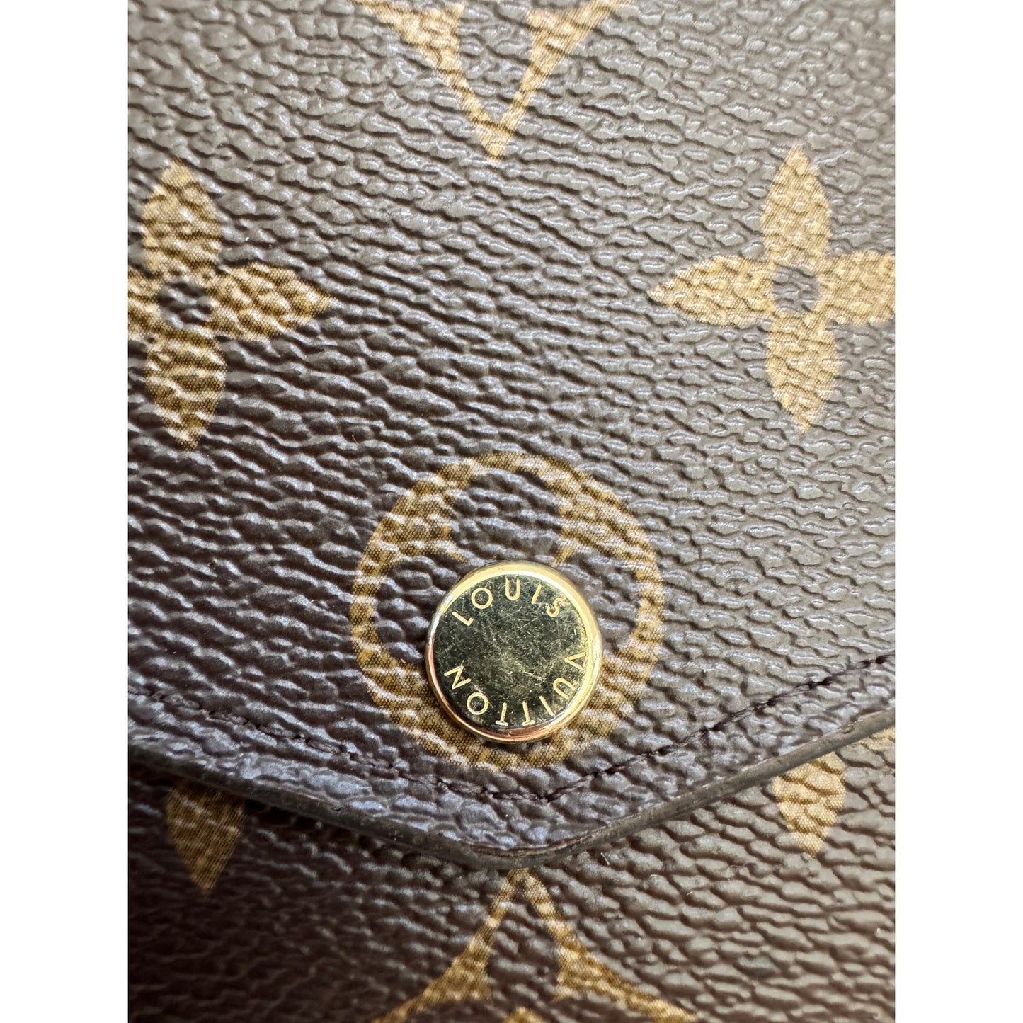 Louis Vuitton Sarah Wallet in Mongram Canvas