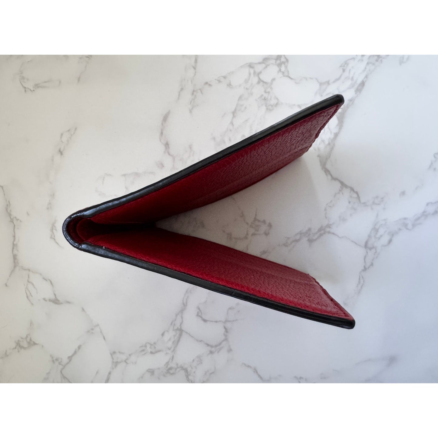 Gucci Red Logo Bifold Wallet in Red Textured Leather