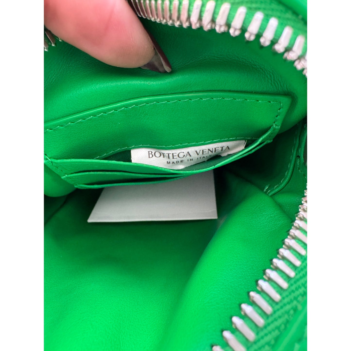 Bottega Veneta Intrecciato woven leather phone pouch in parakeet green!